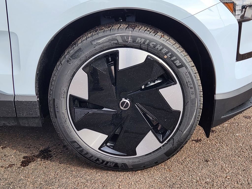 New 2026 Volvo EX30 Plus w/ Climate Package image 30