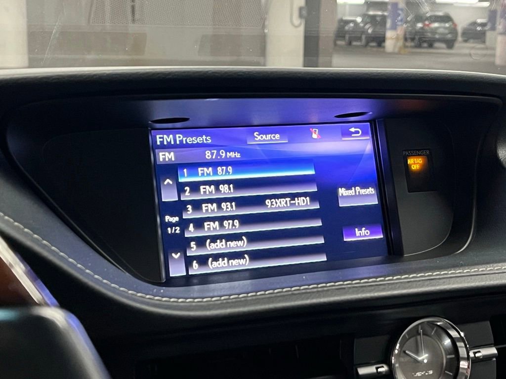 Used 2018 Lexus ES 350 w/ Luxury Package w/Wood Trim image 26