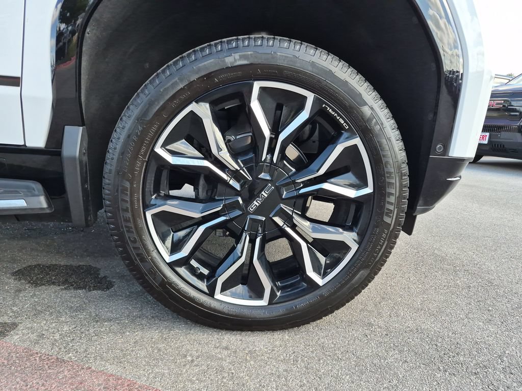 Used 2025 GMC Sierra EV Denali AWD/4WD image 16