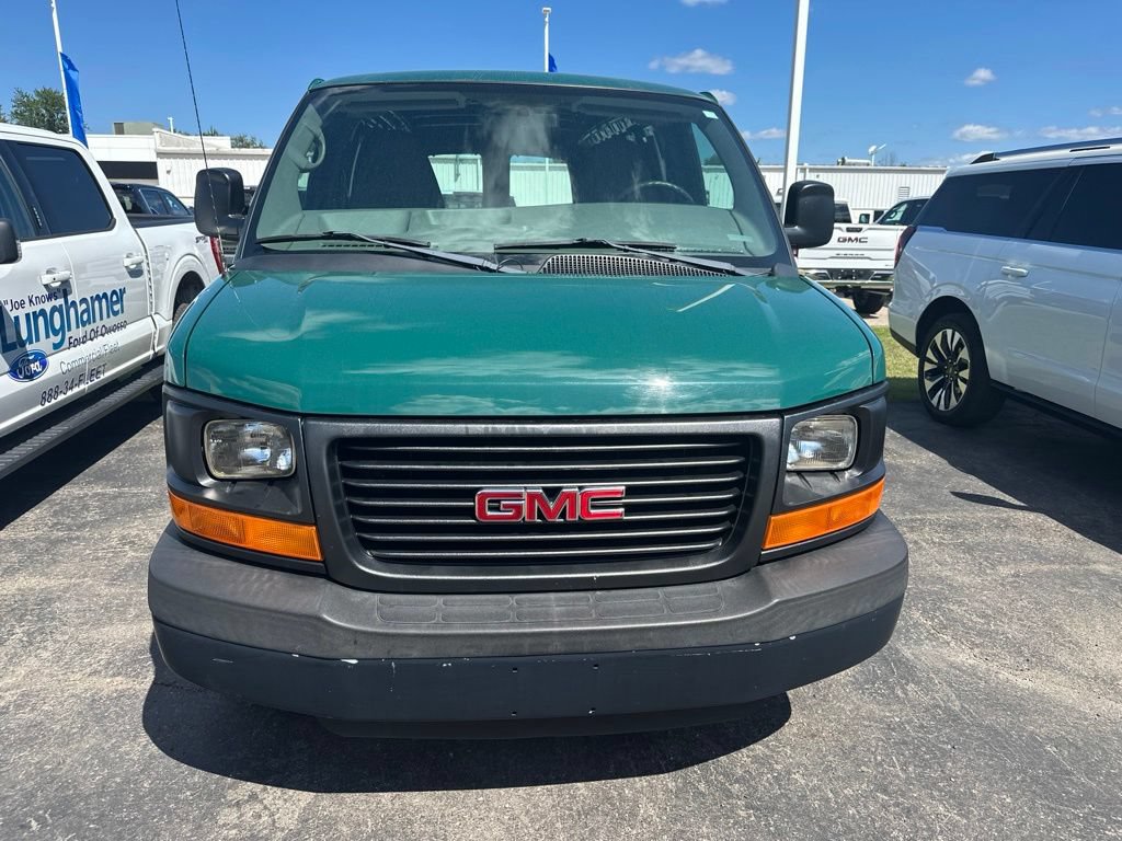 Used 2014 GMC Savana 1500 RWD image 2