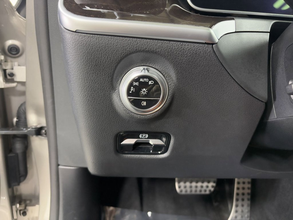 Used 2023 Mercedes-Benz C 43 AMG 4MATIC Sedan image 11