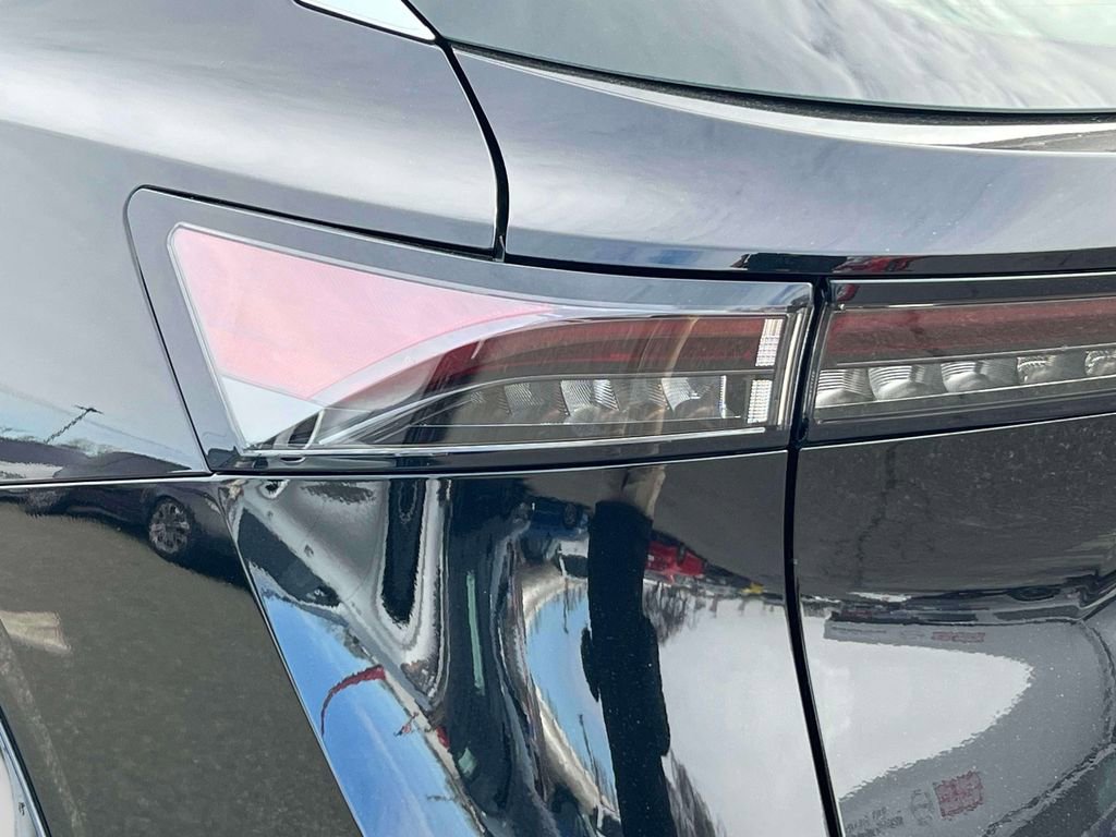 Used 2024 Nissan Ariya FWD image 11