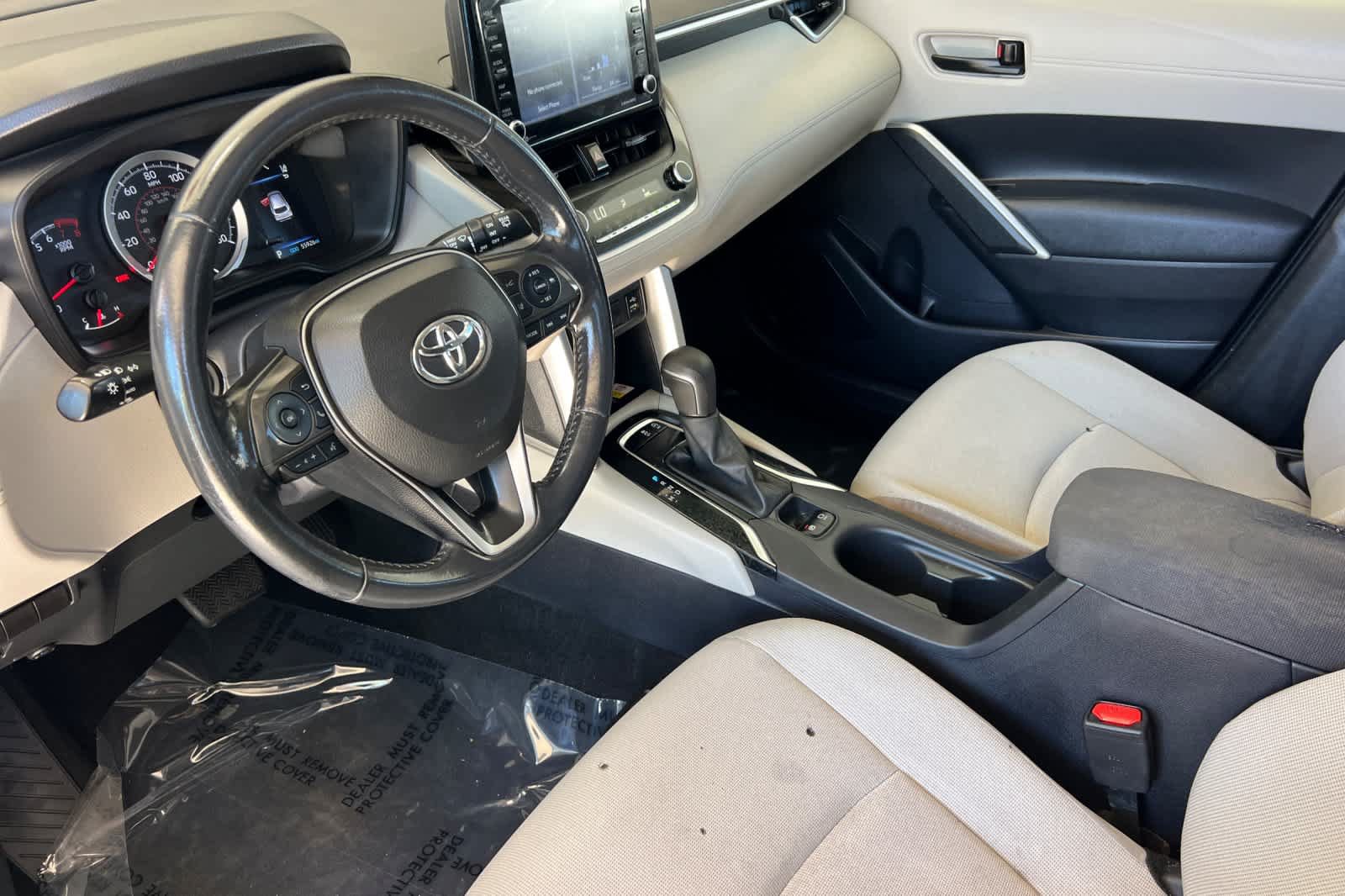 Certified 2022 Toyota Corolla Cross LE w/ Moonroof Package AWD/4WD image 11