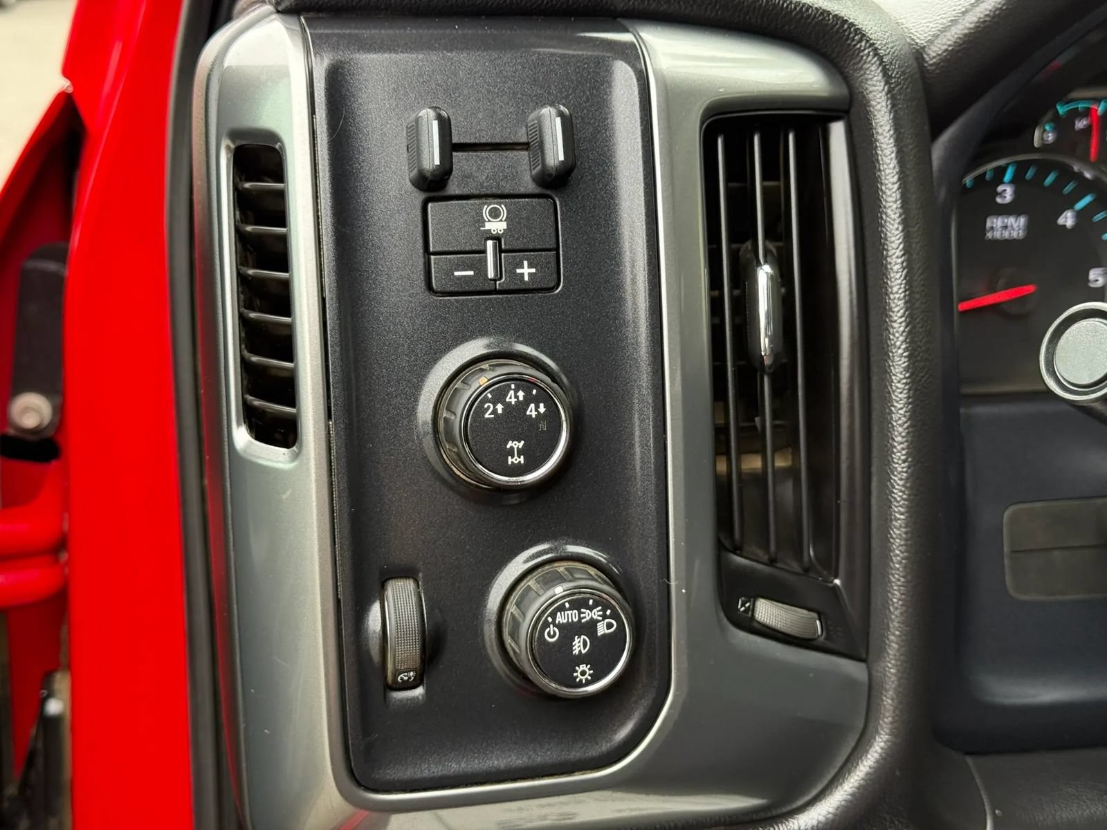 Used 2015 Chevrolet Silverado 2500 LT w/ LT Fleet Convenience Package AWD/4WD image 29