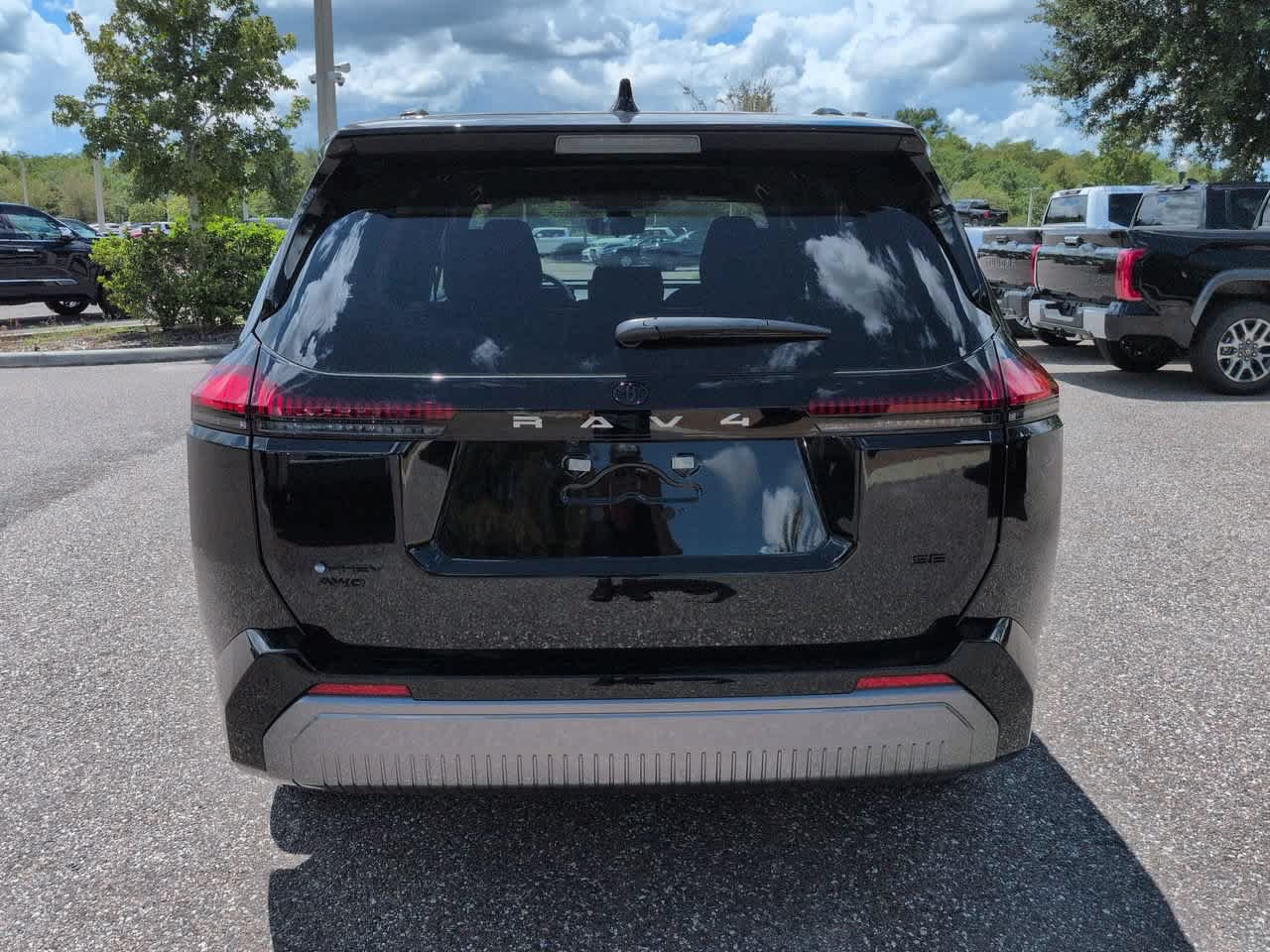 Used 2026 Toyota RAV4 SE w/ Convenience Package AWD/4WD image 5