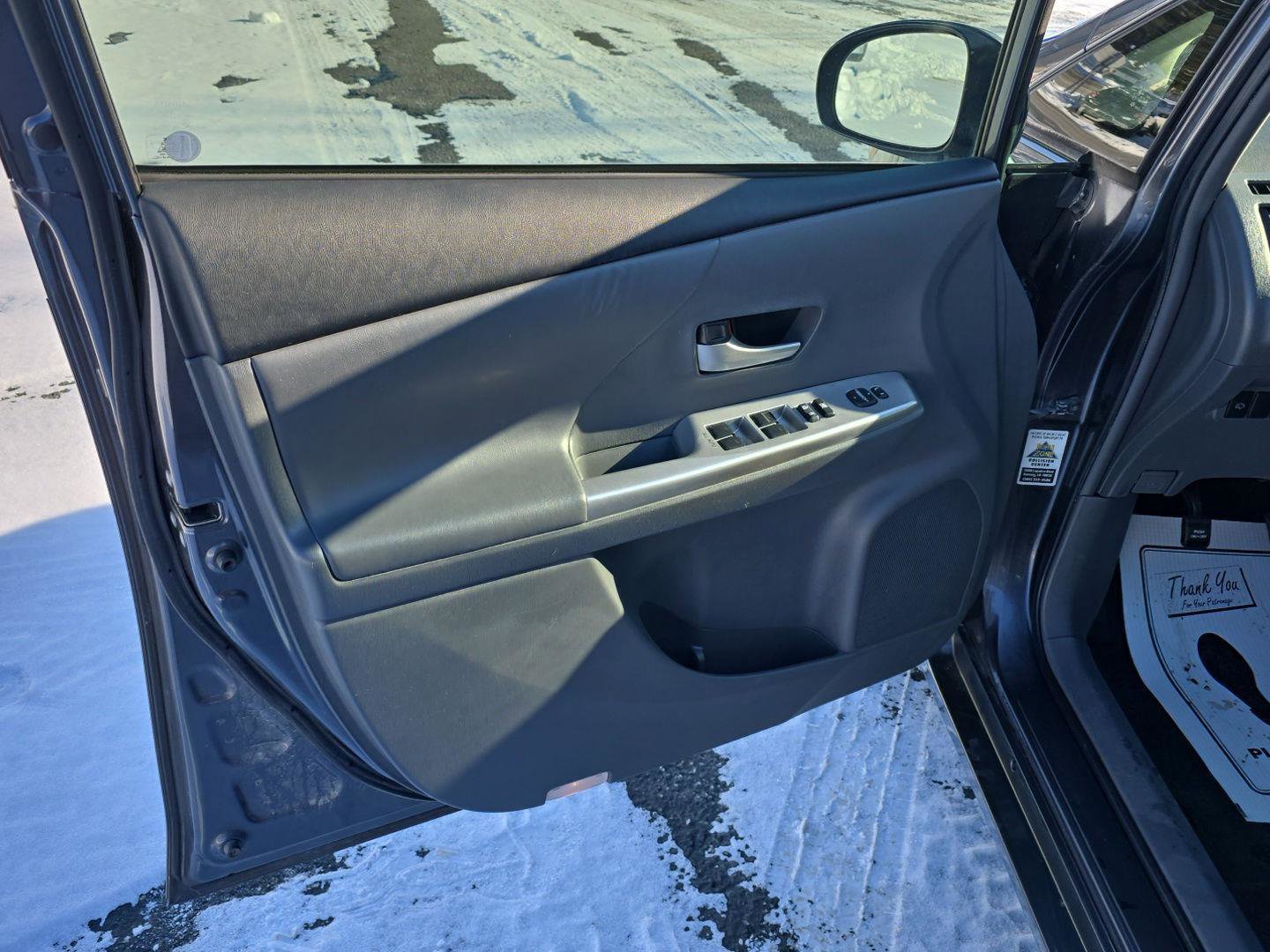 Used 2014 Toyota Prius V Five image 9