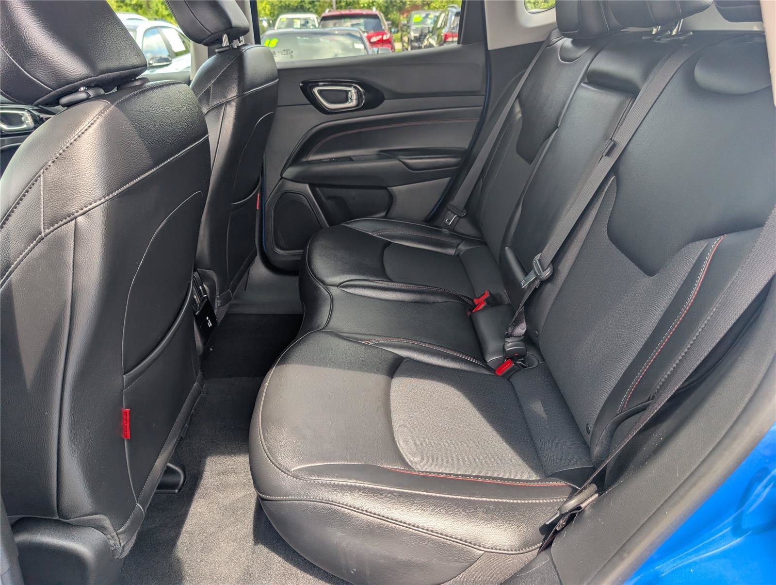 Used 2022 Jeep Compass Trailhawk w/ Trailhawk Convenience Group AWD/4WD image 16