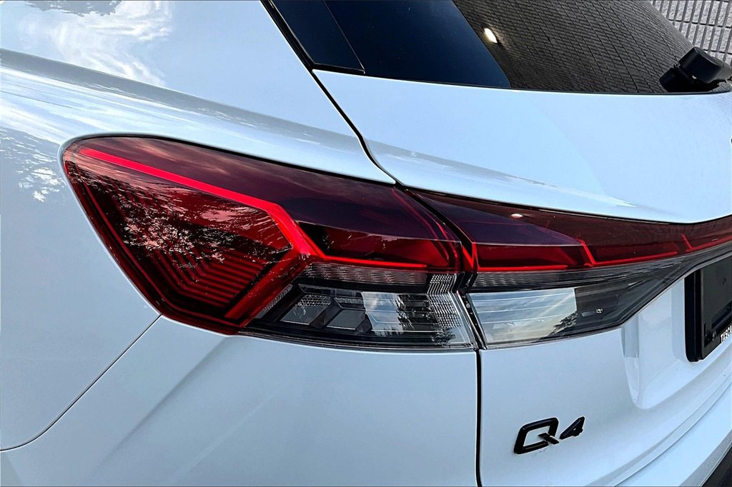 Used 2024 Audi Q4 e-tron Premium Plus image 23