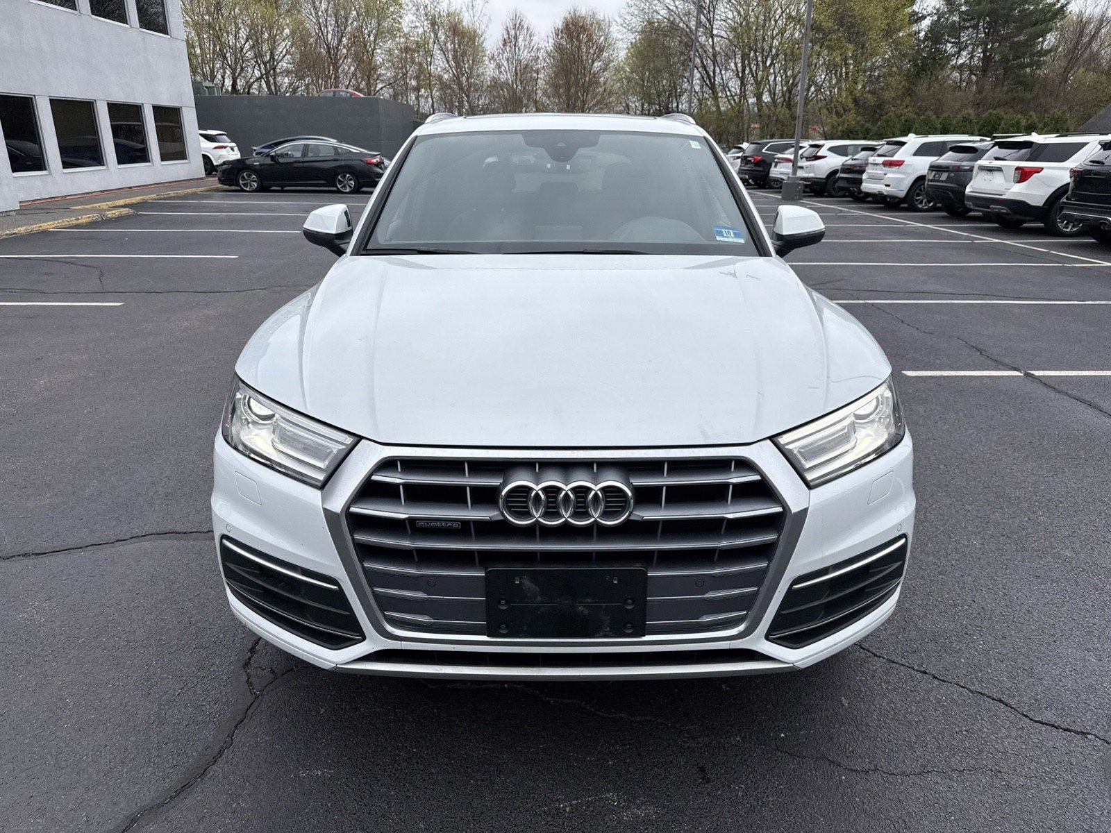 Used 2020 Audi Q5 2.0T Premium w/ Convenience Package AWD/4WD image 2