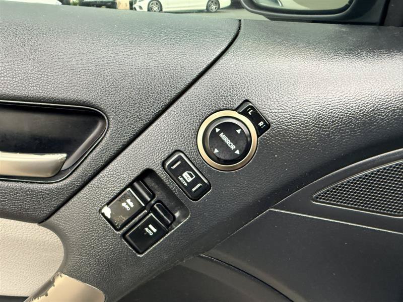 Used 2016 Hyundai Genesis 3.8 RWD image 19