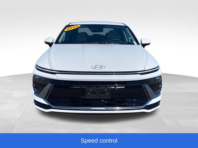 Used 2025 Hyundai Sonata SEL FWD image 2