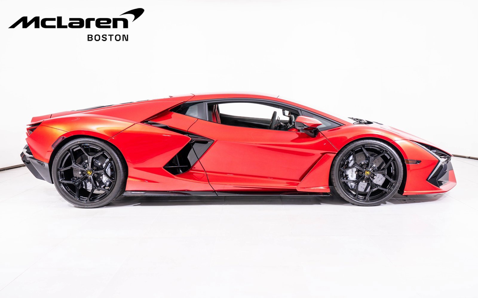 Used 2024 Lamborghini Revuelto image 7