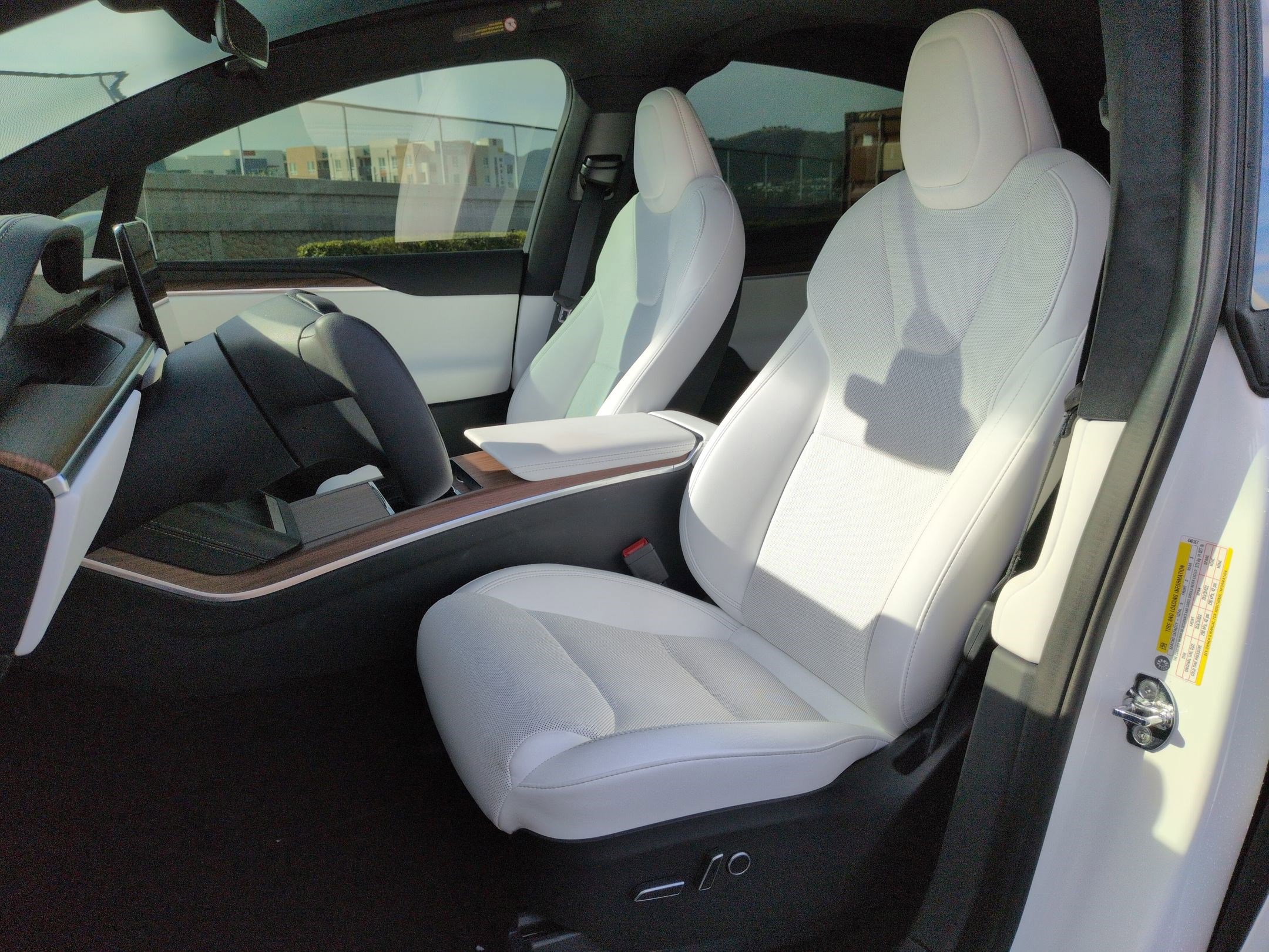 Used 2024 Tesla Model X image 16