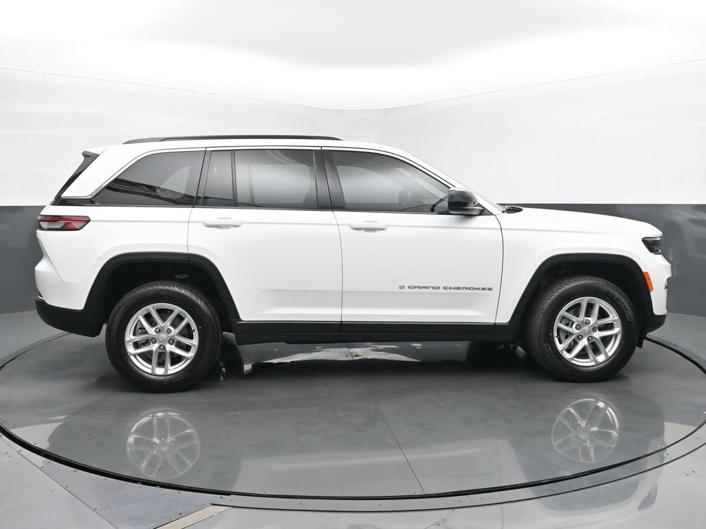 New 2025 Jeep Grand Cherokee Laredo X w/ Luxury Tech Group I image 4