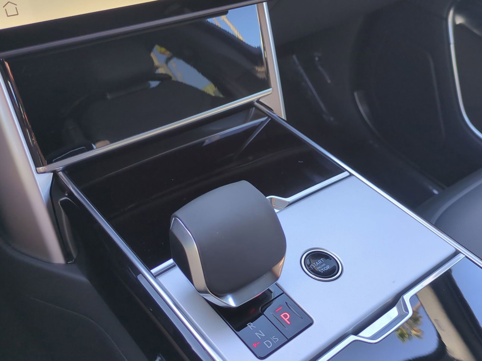 New 2026 Land Rover Range Rover SE image 22