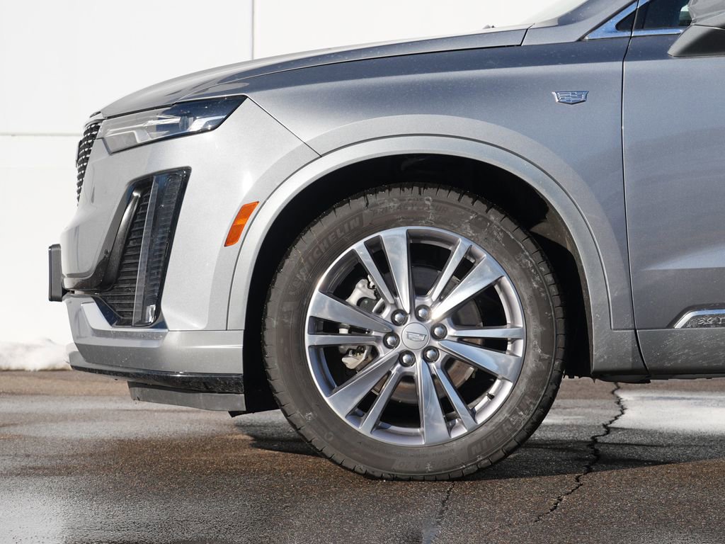 Used 2025 Cadillac XT6 Premium Luxury image 13