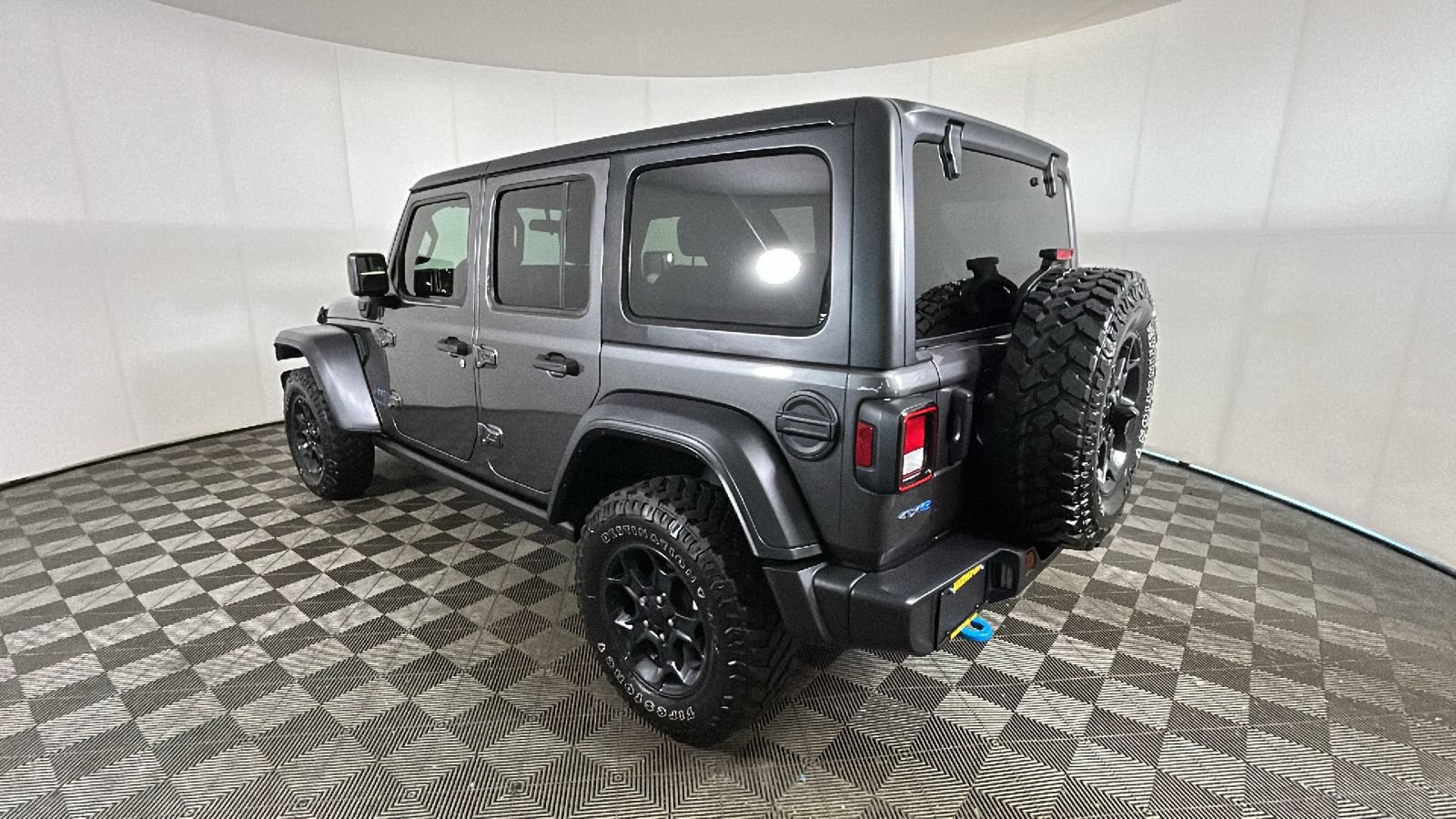 Used 2023 Jeep Wrangler Unlimited w/ Convenience Group AWD/4WD image 5
