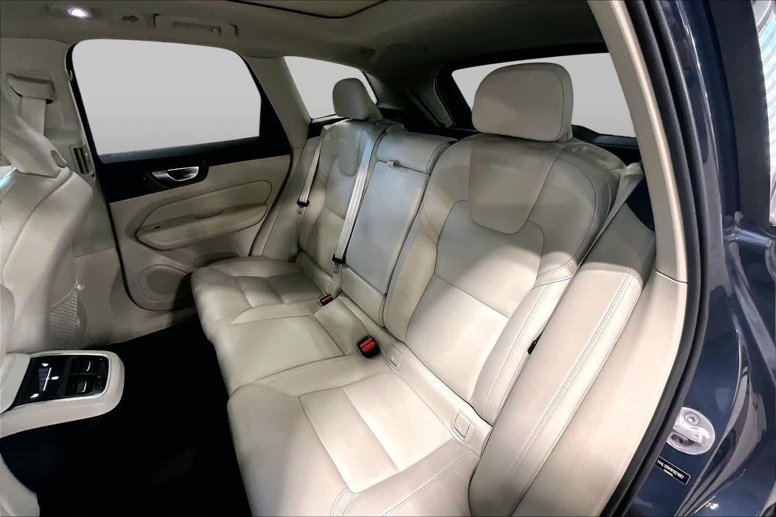 Used 2024 Volvo XC60 B5 Ultimate w/ Climate Package AWD/4WD image 20