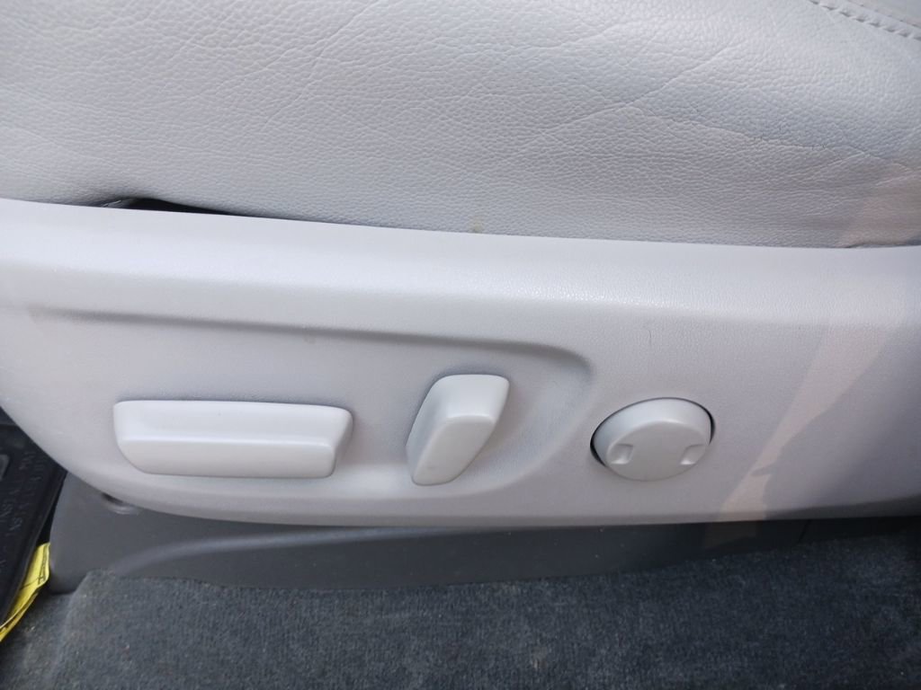 Used 2015 Toyota Sienna XLE Premium image 16