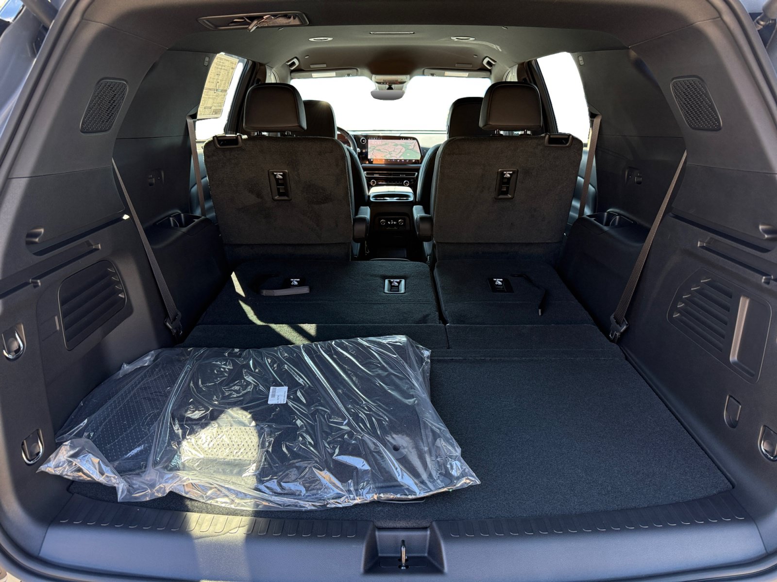 New 2027 Chevrolet Traverse Z71 w/ Enhanced Driving Package AWD/4WD image 17
