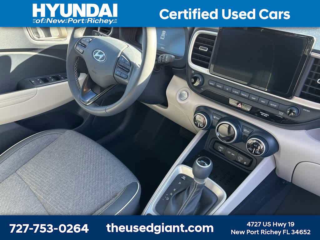Used 2025 Hyundai Venue Limited image 6
