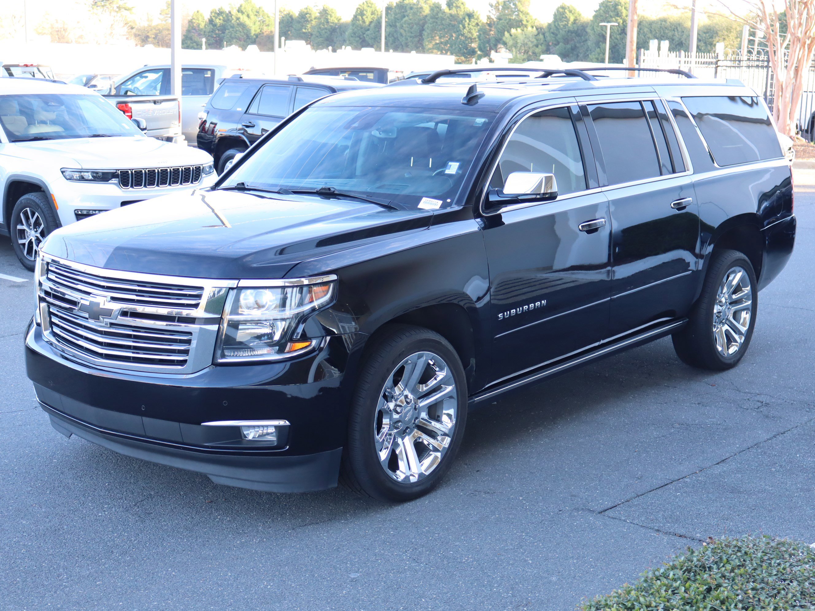 Used 2020 Chevrolet Suburban Premier w/ Premier Plus Edition image 5