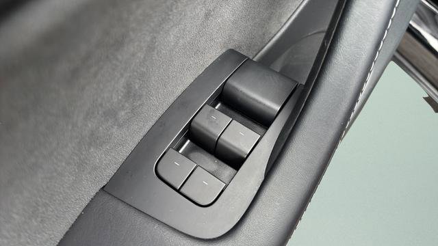 Used 2023 Tesla Model 3 Performance image 11