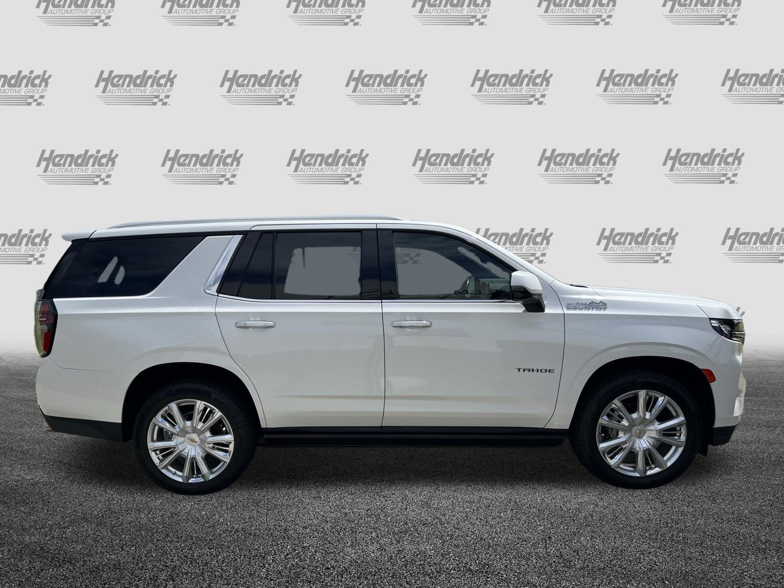 Used 2022 Chevrolet Tahoe High Country w/ Premium Package AWD/4WD image 10