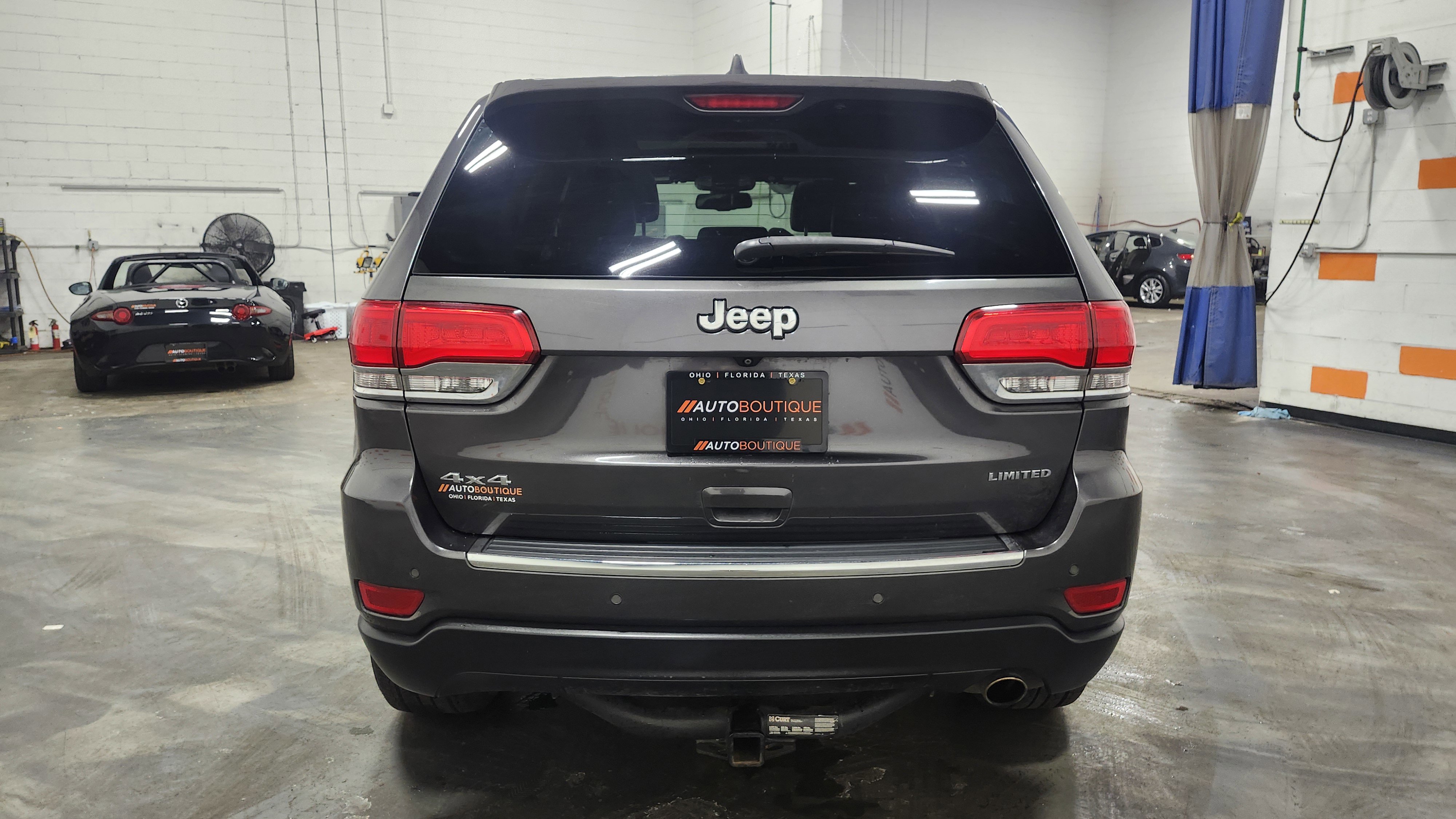 Used 2015 Jeep Grand Cherokee Limited w/ Luxury Group II image 17