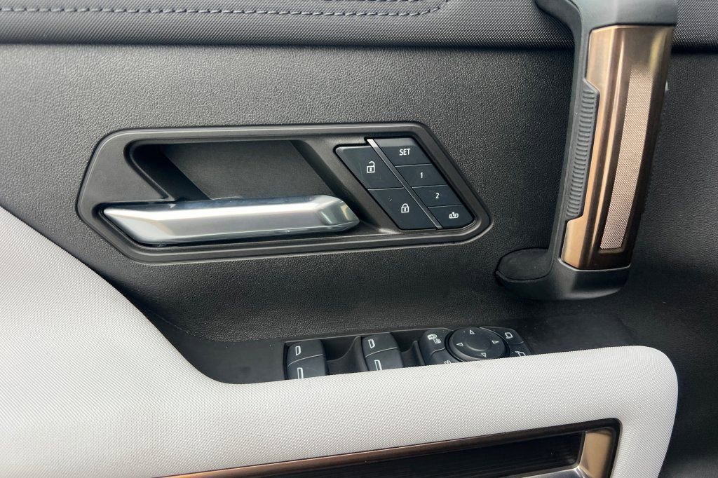 New 2025 GMC Hummer EV 3X AWD/4WD image 8