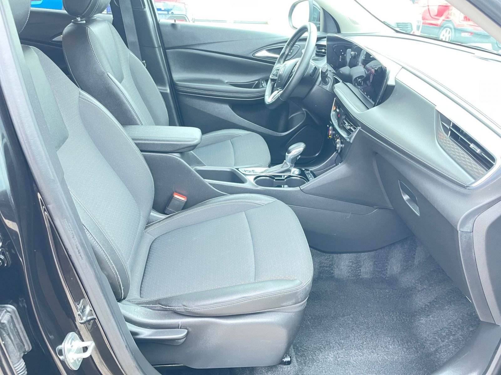 Used 2025 Buick Encore GX Preferred image 36