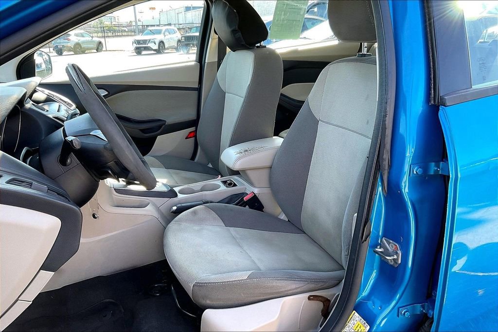 Used 2013 Ford Focus SE FWD image 32