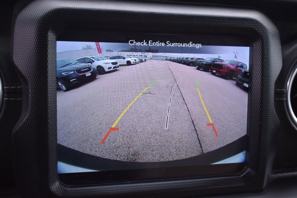 Used 2018 Jeep Wrangler Unlimited Sahara image 33