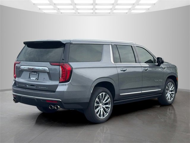 Used 2021 GMC Yukon XL Denali w/ Denali Premium Package image 7