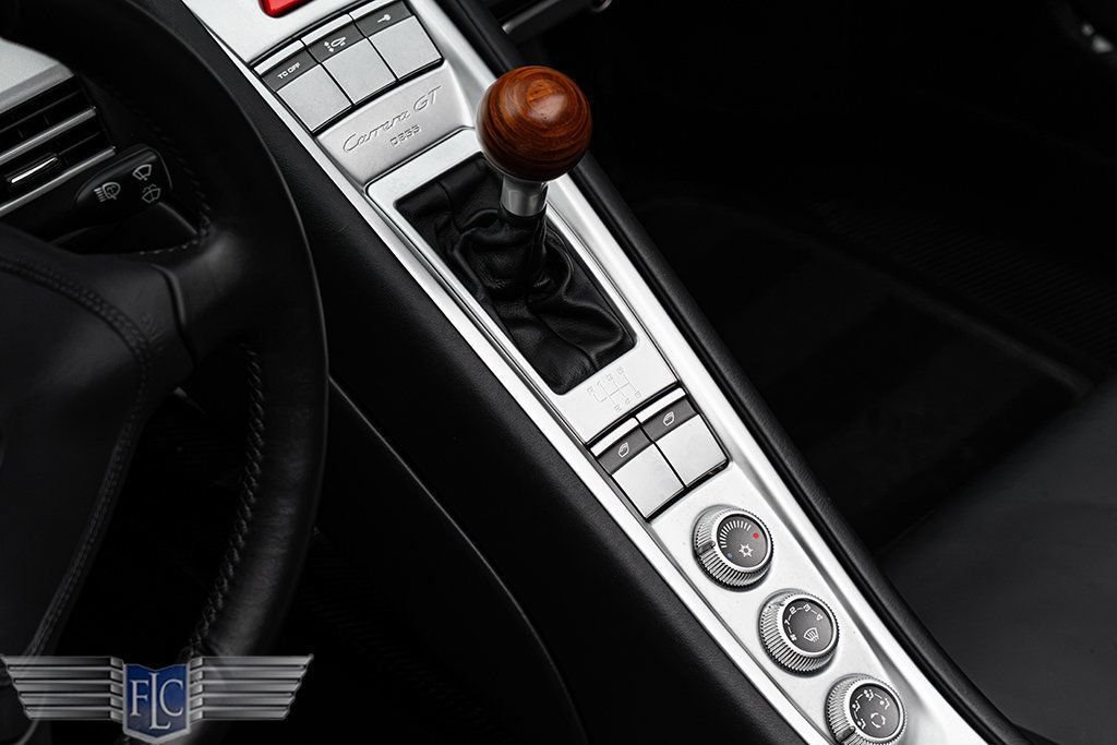 Used 2005 Porsche Carrera GT RWD image 17