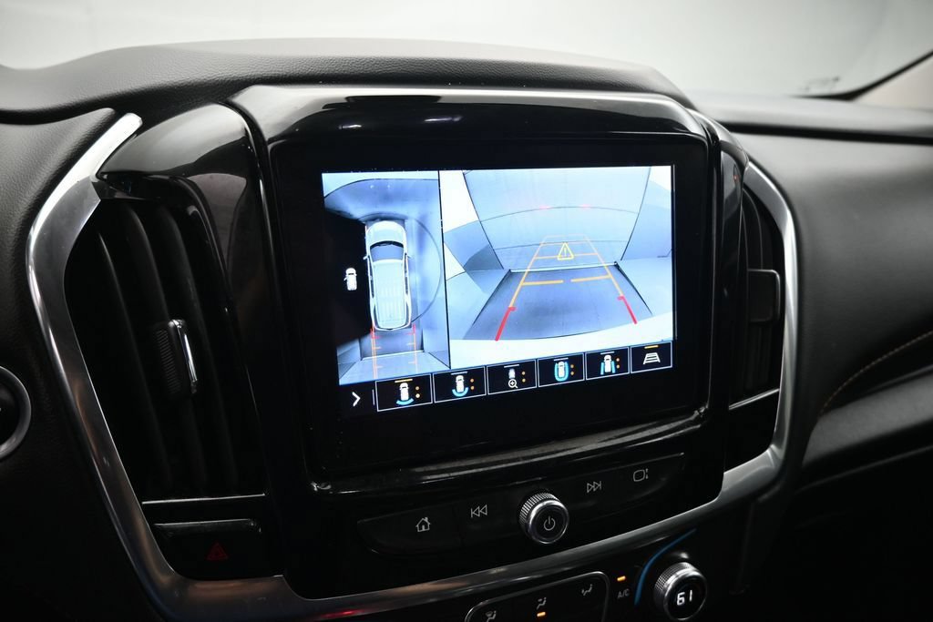 Used 2020 Chevrolet Traverse LT w/ LT Premium Package FWD image 15