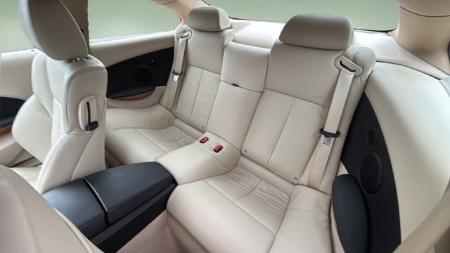 Used 2006 BMW 650i Coupe image 20