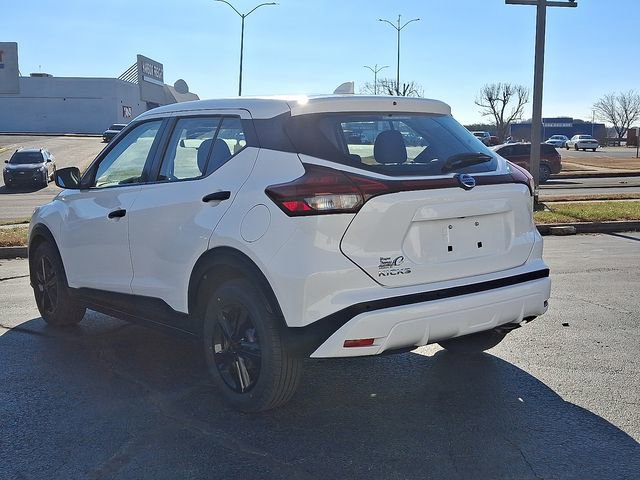 Used 2021 Nissan Kicks S image 5