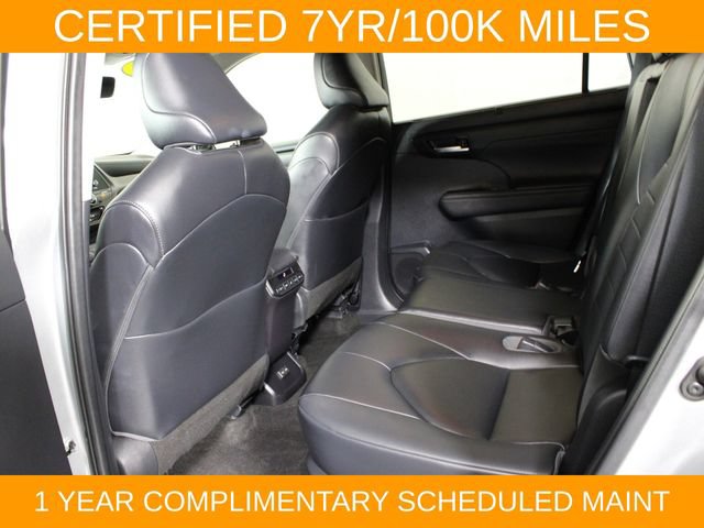 Used 2023 Toyota Highlander XLE AWD/4WD image 12