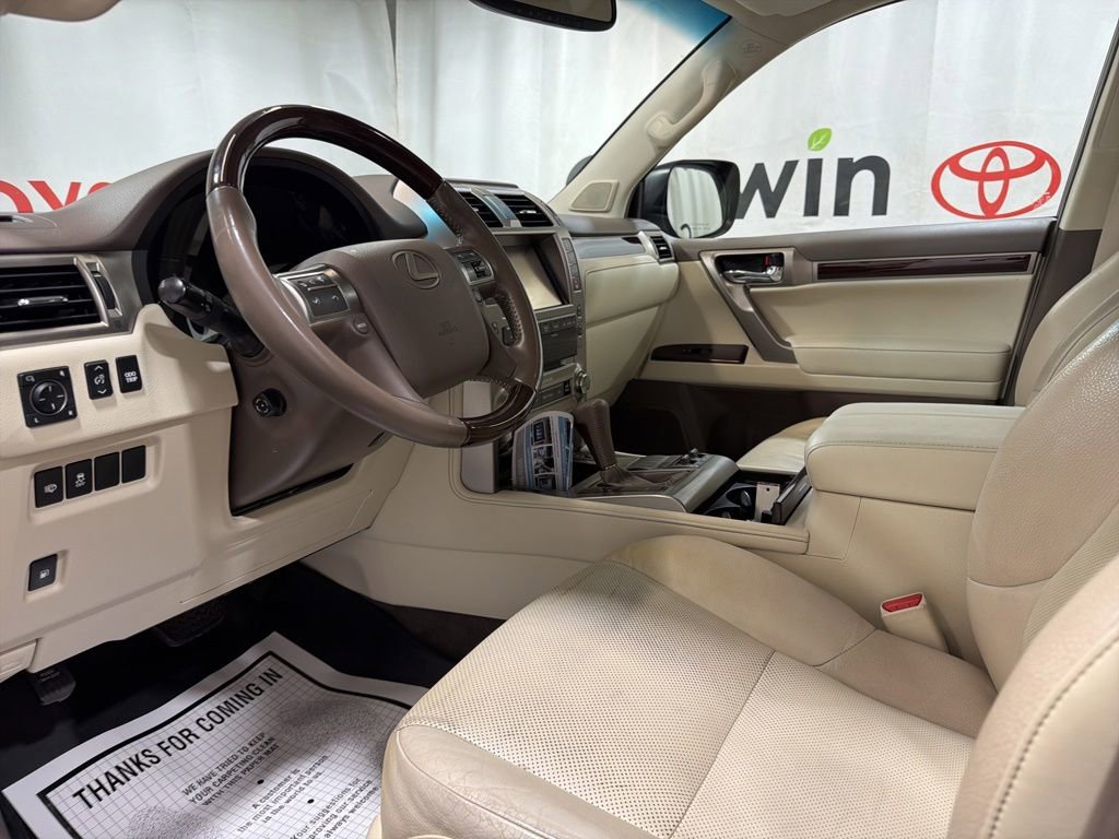 Used 2019 Lexus GX 460 Premium w/ Premium Package AWD/4WD image 24