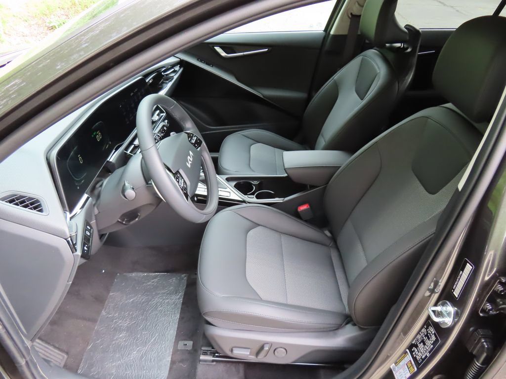New 2026 Kia Niro EX FWD image 20