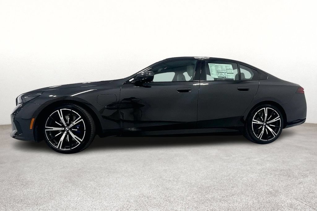 New 2026 BMW 550e xDrive AWD/4WD image 7