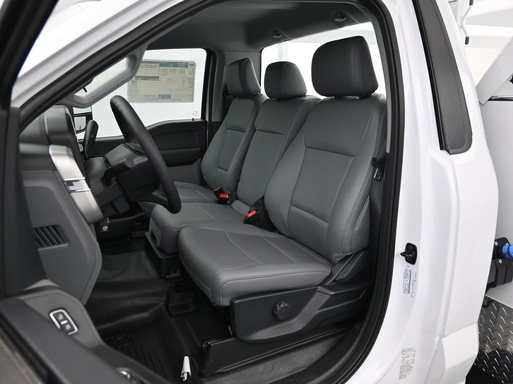 New 2025 Ford F450 XL w/ XL Chrome Package image 10