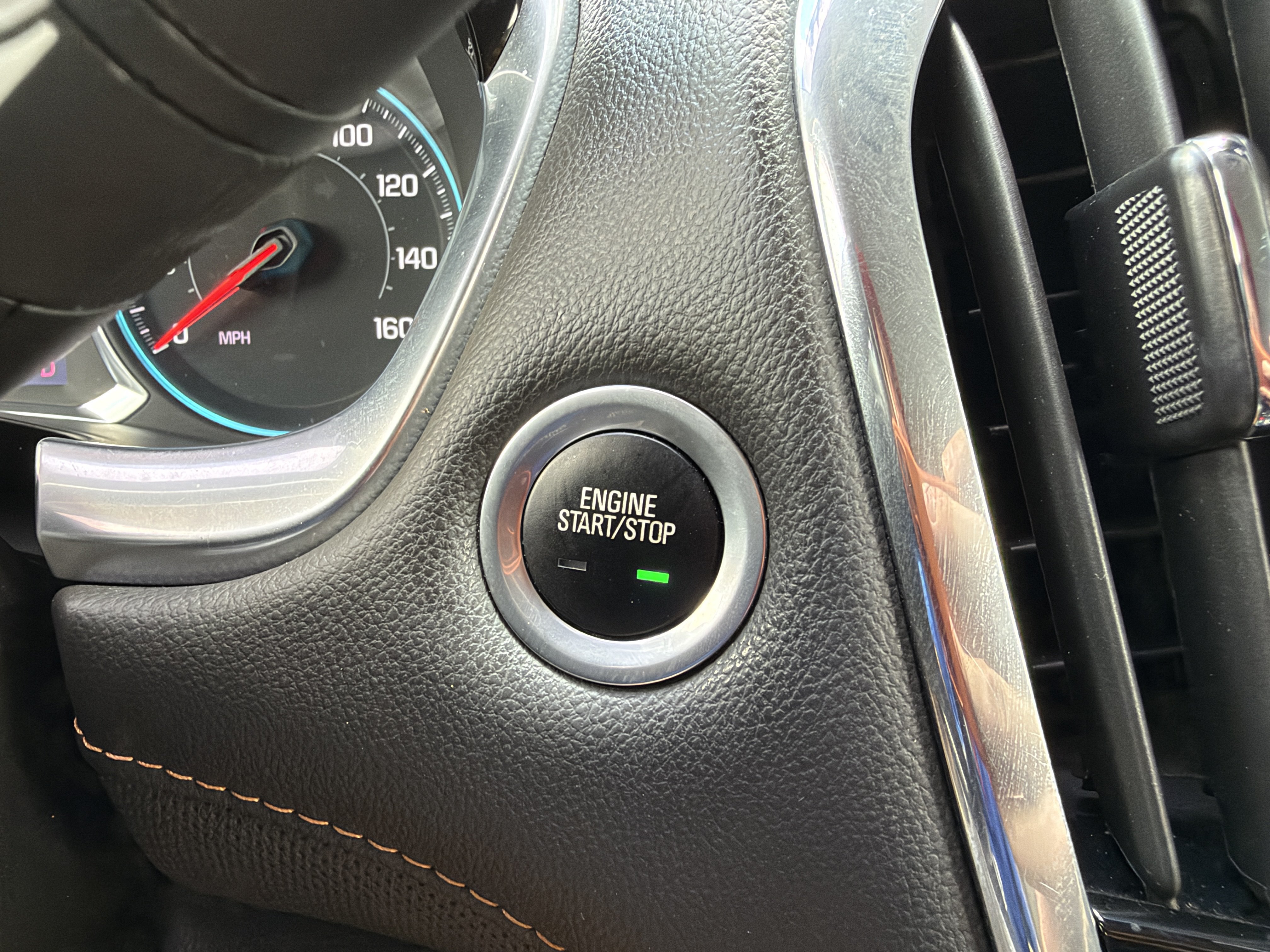 Used 2020 Chevrolet Traverse Premier AWD/4WD image 19