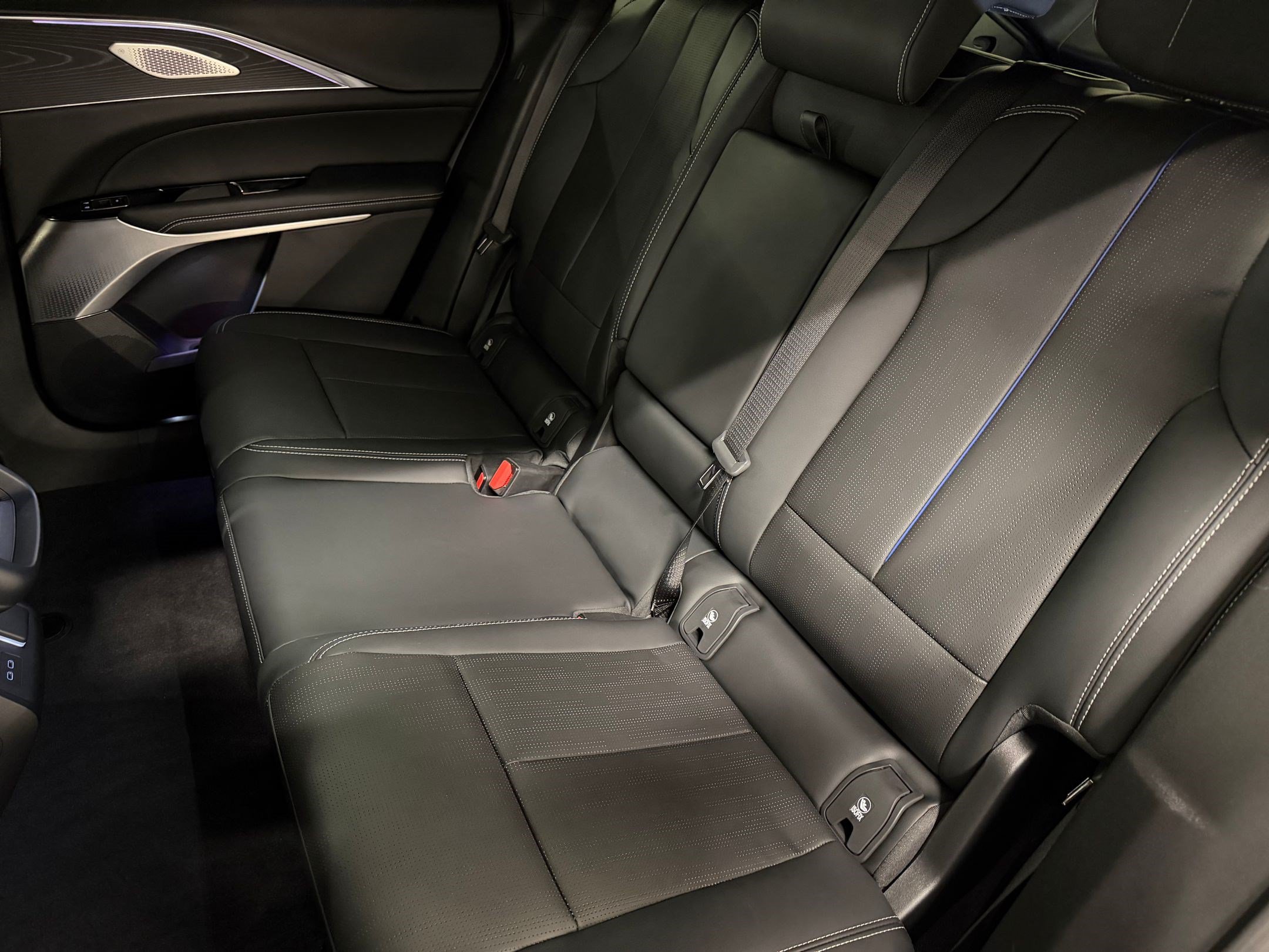 Certified 2024 Cadillac Lyriq Luxury RWD image 42