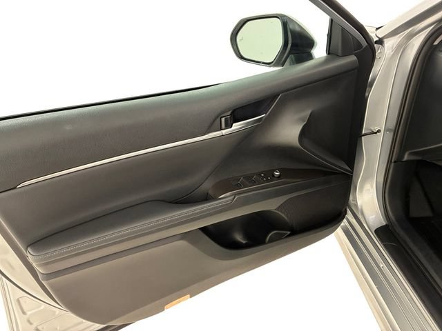 Used 2024 Toyota Camry XSE FWD image 13
