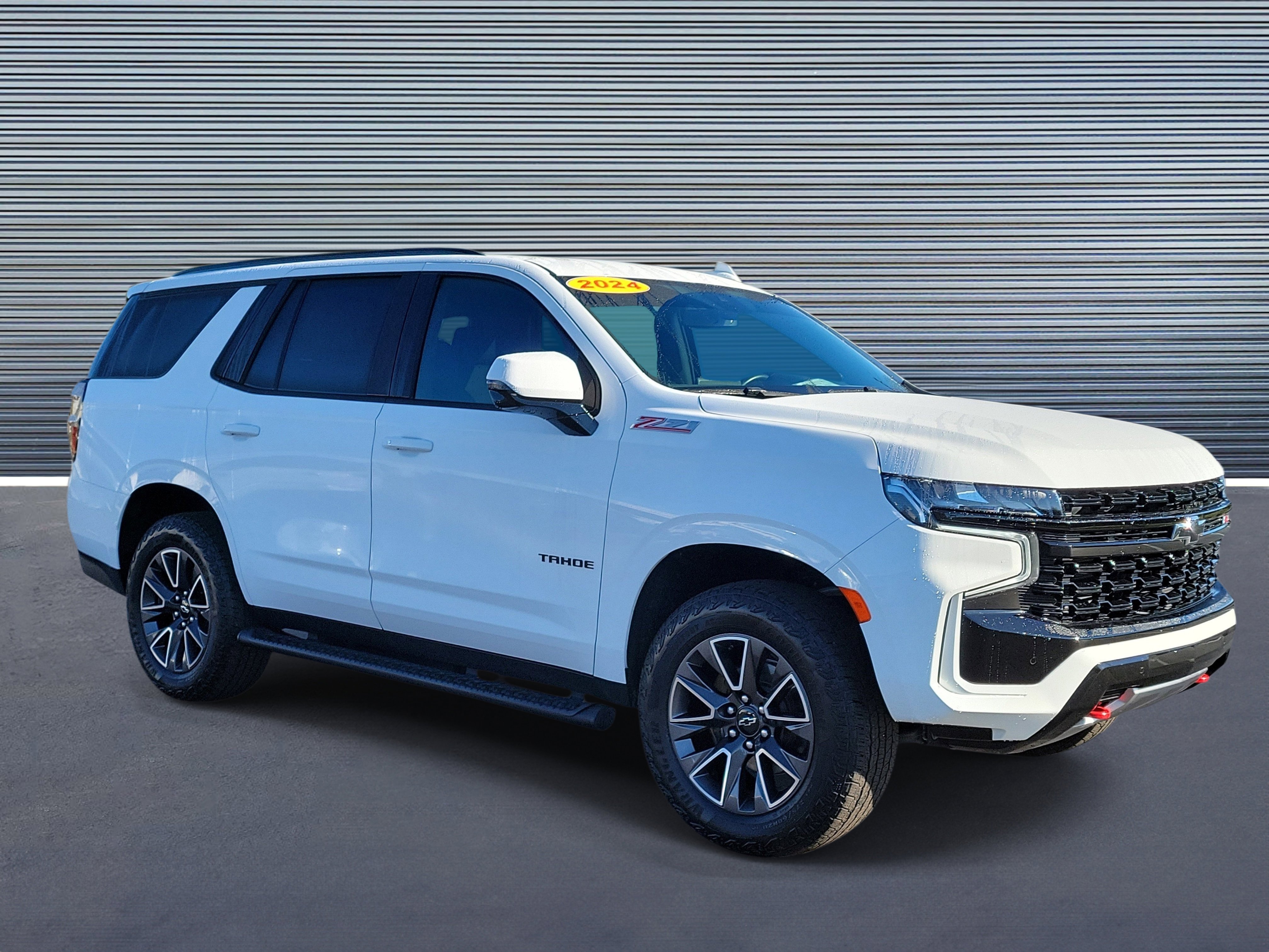 Used 2024 Chevrolet Tahoe Z71 w/ Luxury Package image 2