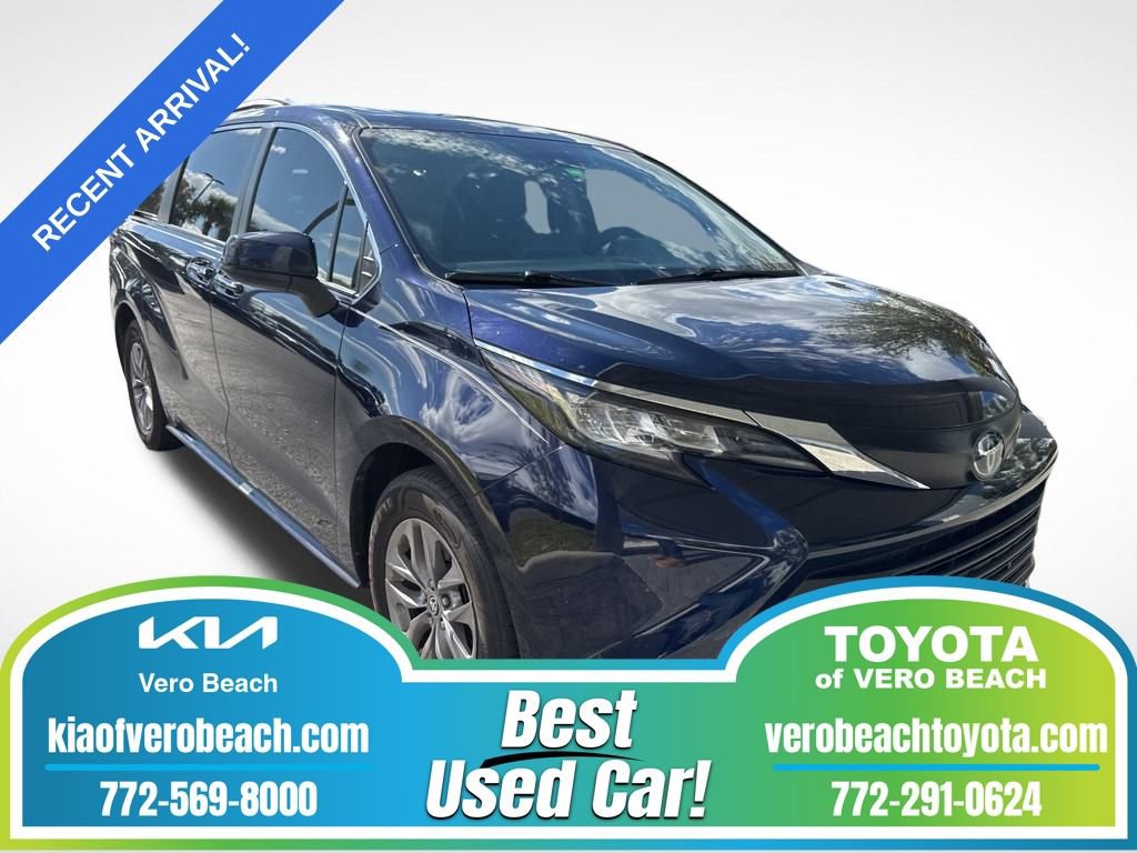 Used 2022 Toyota Sienna XLE
