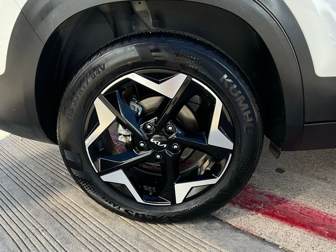 Used 2025 Kia Seltos S image 9