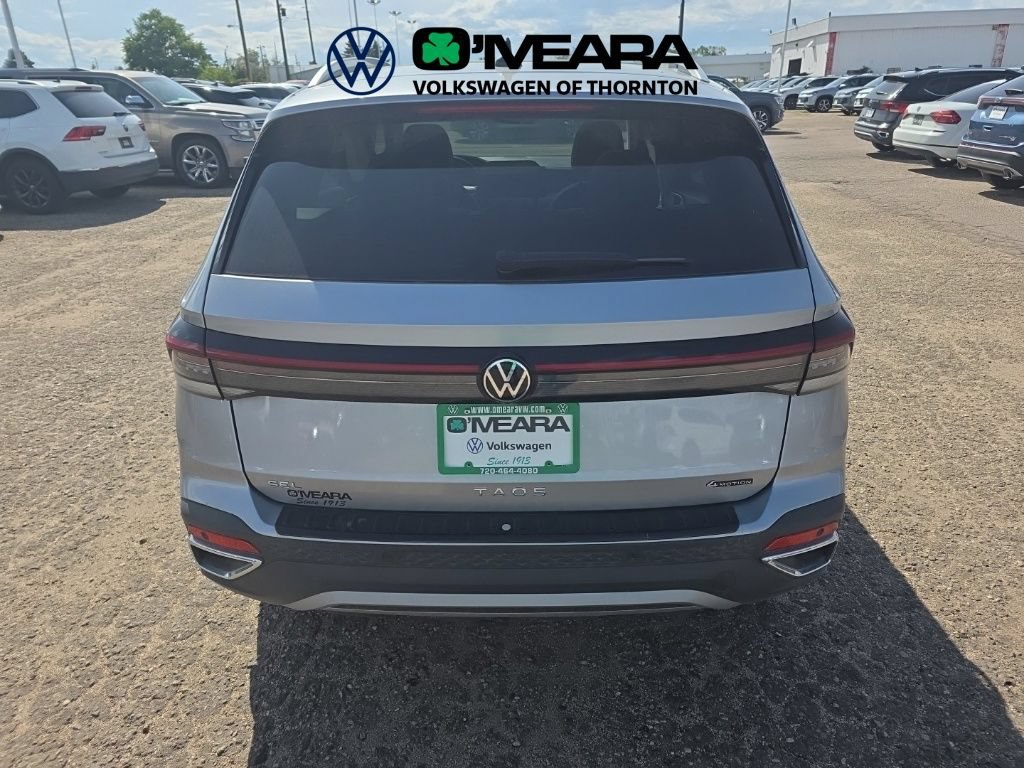 Used 2025 Volkswagen Taos SEL w/ Taos Adventure Package (SXB) AWD/4WD image 4